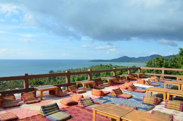 Must-Visit Bars on Koh Lipe