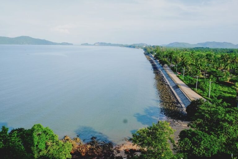 Safety Tips for Speedboat Travel to Koh Lipe